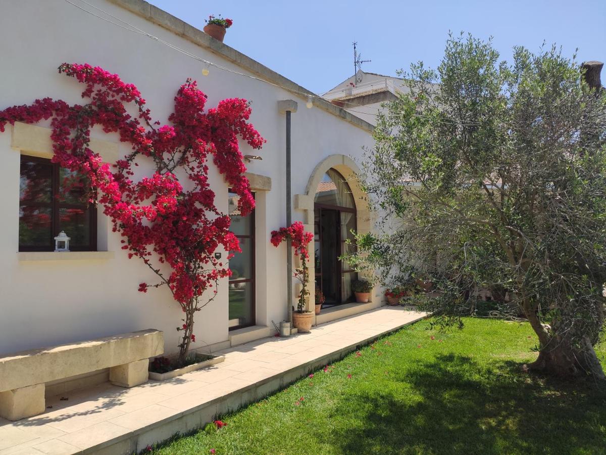 Masseria Salentina Costarella Borgagne Extérieur photo